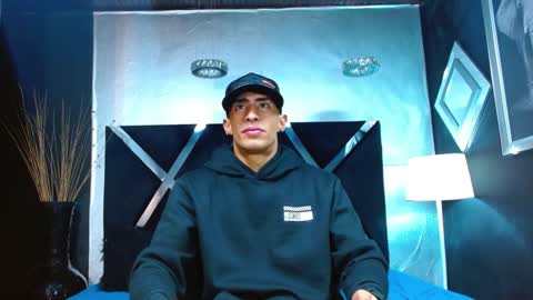 Snapshot of adrian_rae chatting on 7, 1, 2025 online show from 7, 1, 2025