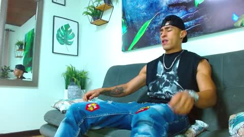 Snapshot of adrian_rae chatting on 10, 1, 2025 online show from 10, 1, 2025