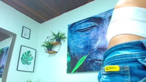 Snapshot of adrian_rae chatting on 10, 1, 2025 online show from 10, 1, 2025