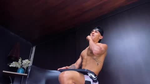 Snapshot of adrian_rae chatting on 21, 1, 2025 online show from 21, 1, 2025