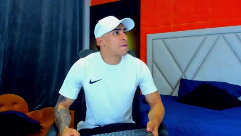 Snapshot of adrian_rae chatting on 24, 9, 2025 online show from 24, 9, 2025