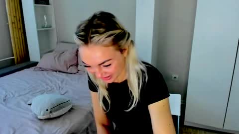 Snapshot of adriana_coy_ chatting on 4, 6, 2026 Adriana online show from 4, 6, 2026