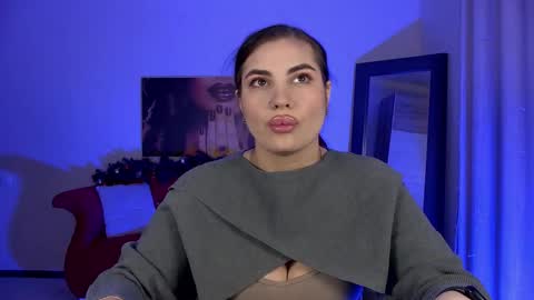 AdrianaTores online show from 4, 12, 2025