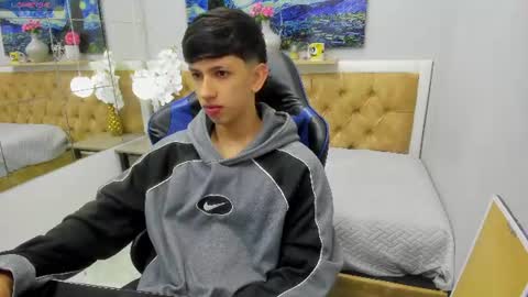 Snapshot of adrianfranko chatting on 5, 8, 2026 Adrian Franco online show from 5, 8, 2026