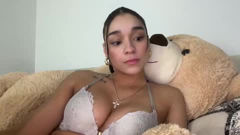 Snapshot of adriannarodriguez chatting on 25, 1, 2025 Adrianna online show from 25, 1, 2025