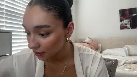 Snapshot of adriannarodriguez chatting on 14, 2, 2025 Adrianna online show from 14, 2, 2025