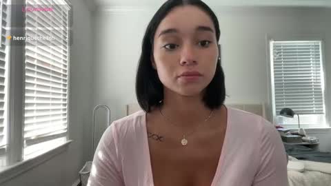 Snapshot of adriannarodriguez chatting on 6, 10, 2025 Adrianna online show from 6, 10, 2025