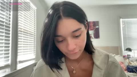 Snapshot of adriannarodriguez chatting on 9, 10, 2025 Adrianna online show from 9, 10, 2025