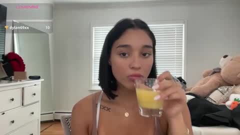 Snapshot of adriannarodriguez chatting on 12, 10, 2025 Adrianna online show from 12, 10, 2025