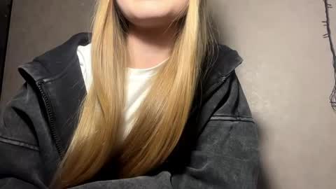 Caroline online show from 28, 4, 2026