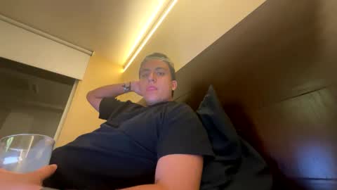 adriannn222 online show from 18, 9, 2025