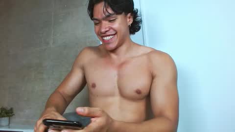 adriel_escalante online show from 2, 11, 2025