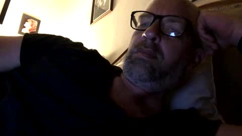 adrienfromparis online show from 12, 4, 2026