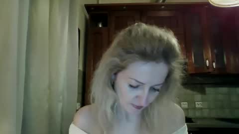 Snapshot of aeroliss chatting on 4, 4, 2026 aeroliss online show from 4, 4, 2026