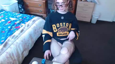 AESTROGEN online show from 11, 4, 2026