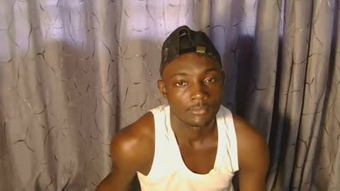 Snapshot of african_hotchocolate chatting on 15, 12, 2025 sexiest online show from 15, 12, 2025