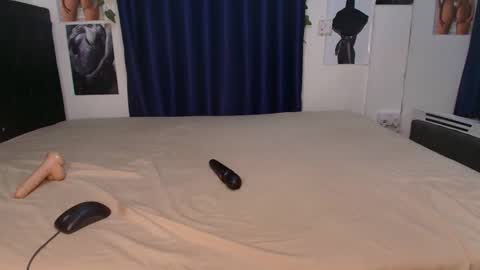 Africanpetitequeenn online show from 7, 4, 2026