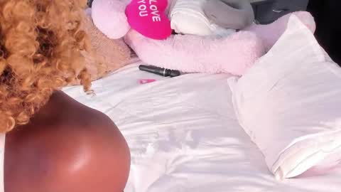 Snapshot of afroditaroy chatting on 15, 5, 2026 AfroditaRoy online show from 15, 5, 2026