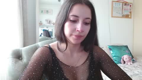 afrodithaa_ online show from 15, 4, 2026