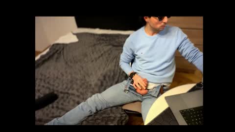 Snapshot of aftertherun chatting on 26, 3, 2026 AfterTheRun online show from 26, 3, 2026