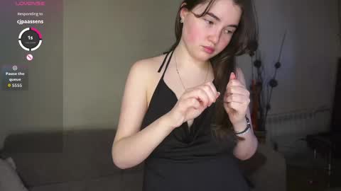 Lana  1800 - 0330 UTC   Mia 0700- 1630 UTC online show from 22, 4, 2026