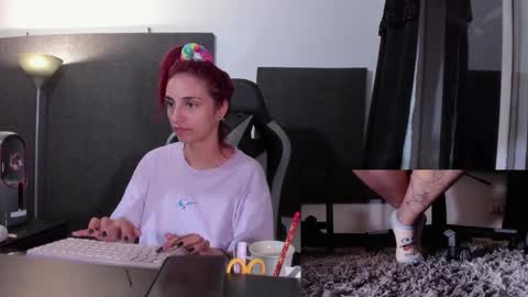 Agata Collinss online show from 5, 4, 2026