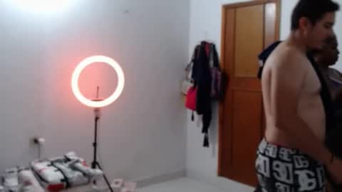 independent model online show from 24, 2, 2025