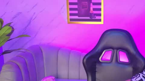 Snapshot of agatha_brooks_t chatting on 14, 7, 2026 AGATHA online show from 14, 7, 2026