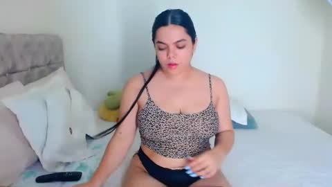 agatha frank online show from 23, 11, 2025