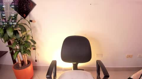 Agatha vixen  online show from 12, 3, 2025