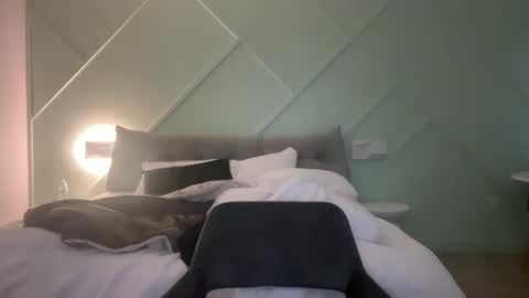 Snapshot of aggbb chatting on 12, 1, 2025 Annie online show from 12, 1, 2025