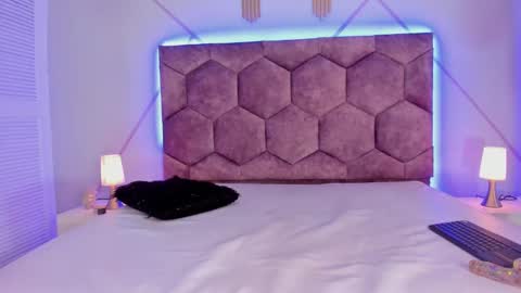 Snapshot of aggy_castel chatting on 1, 2, 2025 Aggy online show from 1, 2, 2025