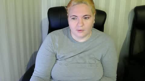 Snapshot of aglaya_fame chatting on 19, 12, 2025 Aglaya Fame online show from 19, 12, 2025