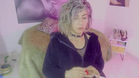 Lily online show from 7, 12, 2024