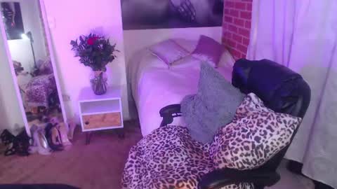 Snapshot of agnes_blackmore chatting on 22, 7, 2026 Lily online show from 22, 7, 2026