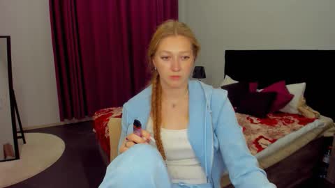 Snapshot of agnesarden chatting on 18, 10, 2025 AgnesArden online show from 18, 10, 2025