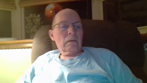 aguynrkfrd online show from 18, 4, 2026