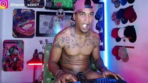 Snapshot of aharon_sexo1 chatting on 7, 1, 2025 Aharon  Zamora online show from 7, 1, 2025