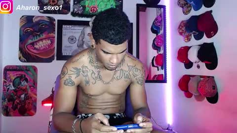 Snapshot of aharon_sexo1 chatting on 7, 1, 2025 Aharon  Zamora online show from 7, 1, 2025