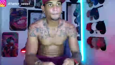 Snapshot of aharon_sexo1 chatting on 8, 1, 2025 Aharon  Zamora online show from 8, 1, 2025