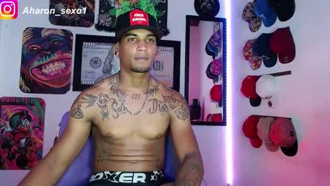 Snapshot of aharon_sexo1 chatting on 8, 1, 2025 Aharon  Zamora online show from 8, 1, 2025