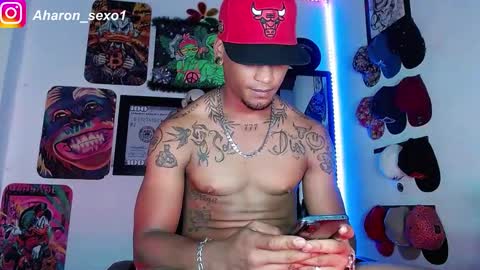 Snapshot of aharon_sexo1 chatting on 12, 1, 2025 Aharon  Zamora online show from 12, 1, 2025