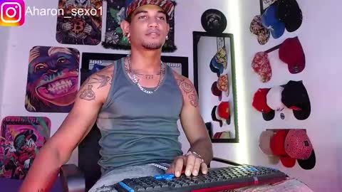 Snapshot of aharon_sexo1 chatting on 15, 1, 2025 Aharon  Zamora online show from 15, 1, 2025