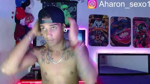 Snapshot of aharon_sexo1 chatting on 8, 3, 2025 Aharon  Zamora online show from 8, 3, 2025