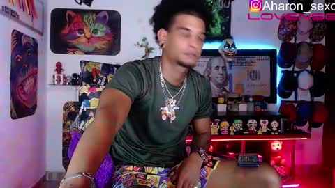 Snapshot of aharon_sexo1 chatting on 24, 10, 2025 Aharon  Zamora online show from 24, 10, 2025