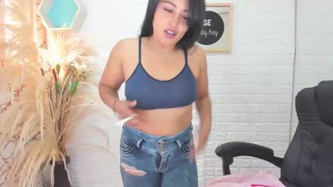 Snapshot of ahisha09 chatting on 5, 2, 2025 Ahisha online show from 5, 2, 2025