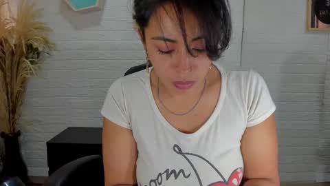 Snapshot of ahisha09 chatting on 5, 3, 2025 Ahisha online show from 5, 3, 2025