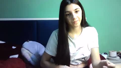 Snapshot of ahotkitty18 chatting on 28, 12, 2024 Selena online show from 28, 12, 2024
