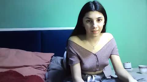 Snapshot of ahotkitty18 chatting on 2, 1, 2025 Selena online show from 2, 1, 2025