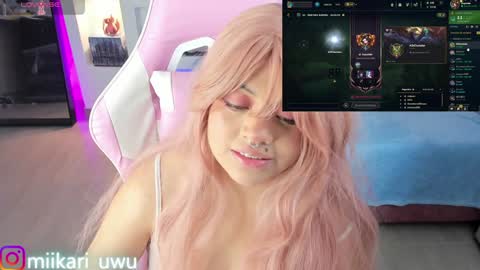Snapshot of ahri_elderwood chatting on 9, 1, 2025 Ahri help me get to 100  online show from 9, 1, 2025